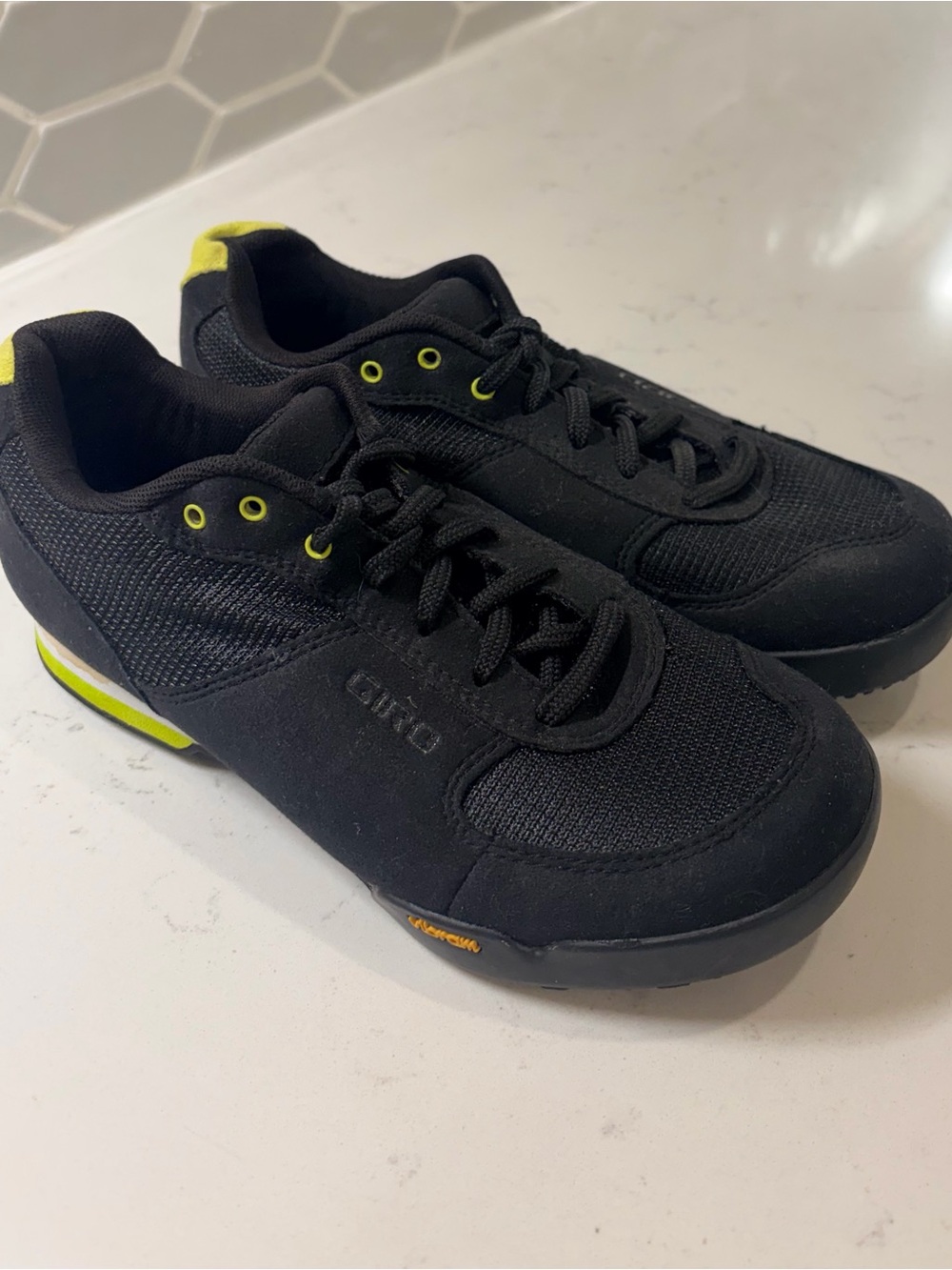 GIRO Cycling Shoes/ Spin Shoes With SPD Clips